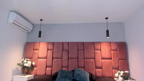 littlevaale online show from October 2025 11:24:01 AM