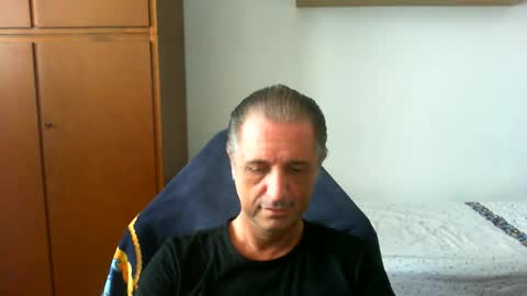 liuk53 online show from June 2026 12:40:01 PM