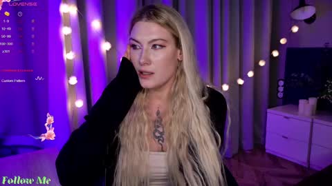 Snapshot of liv_fay chatting on February 2025 07:05:02 PM Liv 3 online show from February 2025 07:05:02 PM