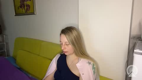 Snapshot of livandria chatting on May 2026 09:52:01 PM Livandria online show from May 2026 09:52:01 PM
