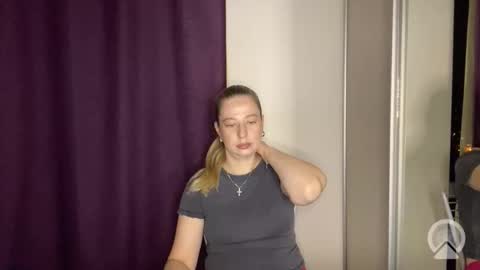 Snapshot of livandria chatting on May 2026 08:43:02 PM Livandria online show from May 2026 08:43:02 PM