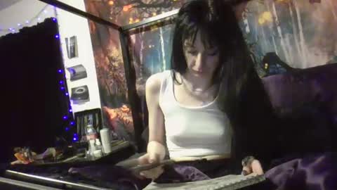 Snapshot of livmirage chatting on December 2024 08:48:01 AM Liv Mirage online show from December 2024 08:48:01 AM