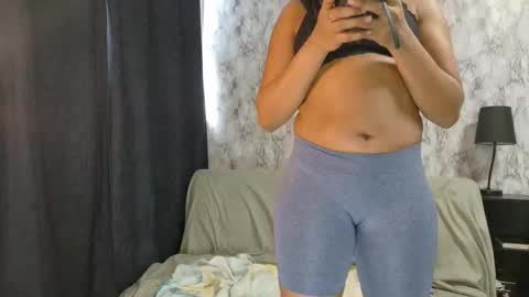 Snapshot of liyahlexi chatting on January 2026 06:45:01 PM LiyahLexi online show from January 2026 06:45:01 PM