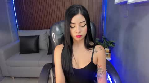 Snapshot of liz_bohemia chatting on April 2026 10:45:02 PM LIZ online show from April 2026 10:45:02 PM