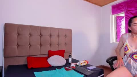 liz_grettel online show from July 2026 06:57:02 PM
