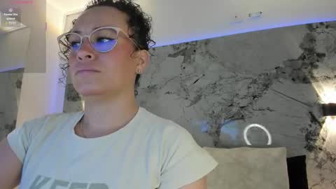 Liz  online show from December 2025 10:45:02 AM