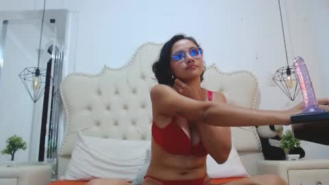 Snapshot of lizandjuan chatting on January 2025 09:32:02 PM lizANDjuan online show from January 2025 09:32:02 PM