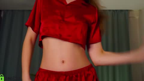 Snapshot of lizbethcoll chatting on December 2024 04:39:01 PM Sunnheart online show from December 2024 04:39:01 PM