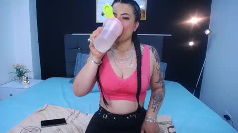 Snapshot of lizha_milf chatting on December 2024 02:38:02 PM Lizha online show from December 2024 02:38:02 PM
