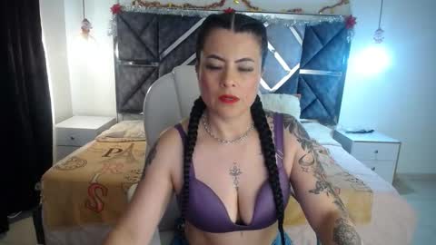 Snapshot of lizha_milf chatting on January 2025 08:07:02 PM Lizha online show from January 2025 08:07:02 PM