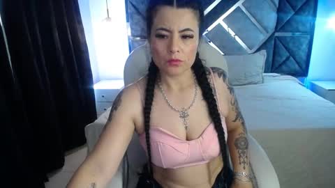 Snapshot of lizha_milf chatting on January 2025 05:44:01 PM Lizha online show from January 2025 05:44:01 PM