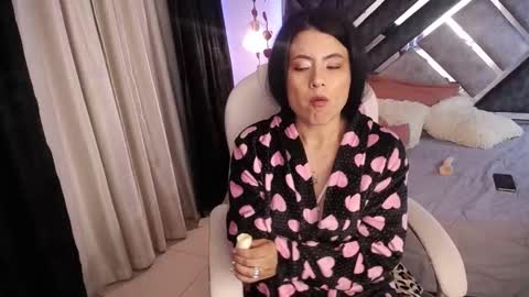 Snapshot of lizha_milf chatting on February 2025 12:05:01 AM Lizha online show from February 2025 12:05:01 AM