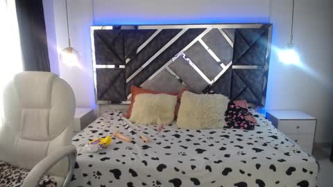 Snapshot of lizha_milf chatting on February 2025 07:58:02 PM Lizha online show from February 2025 07:58:02 PM