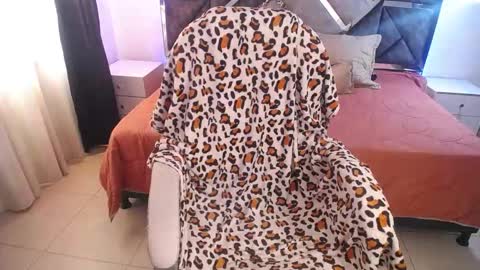 Snapshot of lizha_milf chatting on March 2025 07:58:02 PM Lizha online show from March 2025 07:58:02 PM