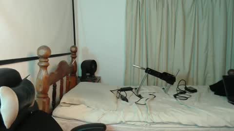 Snapshot of lizicherystrawbery chatting on December 2024 12:08:02 PM Lizi Chery Strawbery online show from December 2024 12:08:02 PM