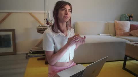 Liselle online show from June 2026 08:14:02 PM