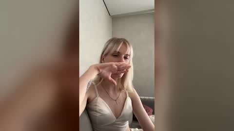 Lizzy online show from August 2026 07:07:02 AM