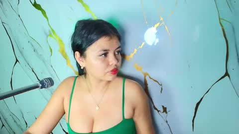 Lizz  online show from December 2025 12:03:02 PM