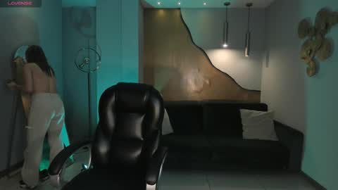 Lizz online show from December 2025 04:06:01 AM