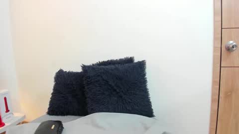 lizzie_williamss online show from December 2025 03:00:01 AM