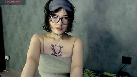 Snapshot of lizzielight chatting on December 2024 01:07:02 AM LizzieLight online show from December 2024 01:07:02 AM