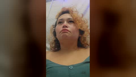 lizzyice8 online show from December 2025 01:22:02 AM