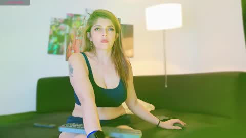 Snapshot of lizzymontana chatting on March 2025 04:07:02 AM Liz online show from March 2025 04:07:02 AM