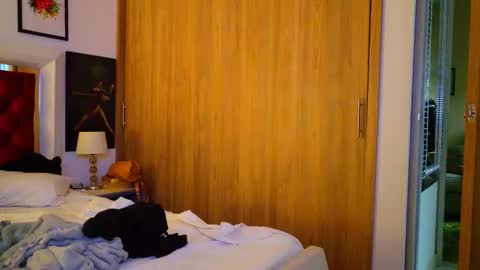 Liz  online show from February 2026 11:49:02 AM