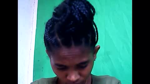 llouisse online show from April 2026 10:18:02 AM