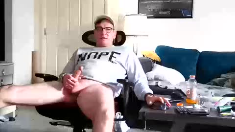 Snapshot of lngdickdaddy chatting on October 2025 03:45:01 PM LongDick Daddy online show from October 2025 03:45:01 PM