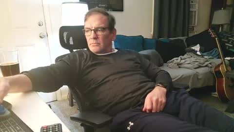 Snapshot of lngdickdaddy chatting on November 2025 01:28:01 AM LongDick Daddy online show from November 2025 01:28:01 AM