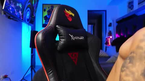 logan_hugh8 online show from January 2026 06:07:02 AM