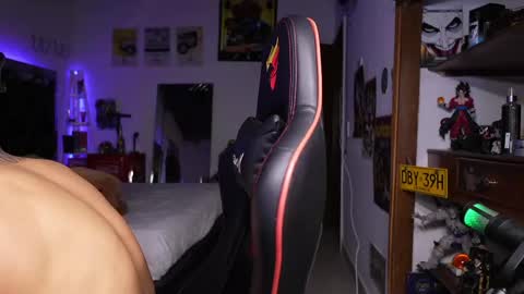 logan_hugh8 online show from April 2026 12:00:01 AM