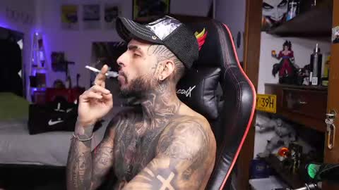 logan_hugh8 online show from April 2026 02:51:02 PM