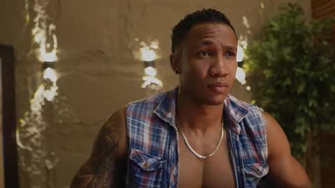 logan_varela online show from November 2025 01:44:02 PM