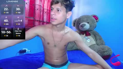 Snapshot of loganevans8 chatting on October 2025 05:20:02 PM Logan online show from October 2025 05:20:02 PM