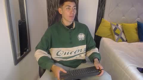 Loganfoster  online show from January 2026 02:00:02 PM