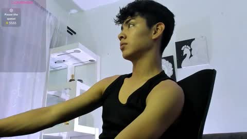 logantwink18 online show from September 2025 12:05:02 PM