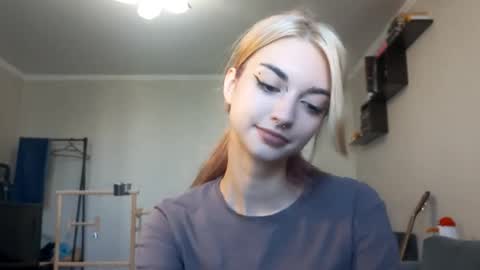 Amelia online show from September 2025 07:23:01 AM