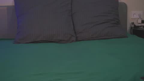 LoisVacation time  online show from February 2025 06:11:02 AM