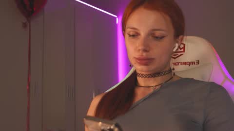 LoisVacation time  online show from October 2025 08:20:01 PM