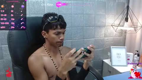 Snapshot of loistwink_1 chatting on December 2024 06:43:01 AM LOUIS online show from December 2024 06:43:01 AM