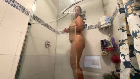 Lola online show from October 2025 06:12:01 AM