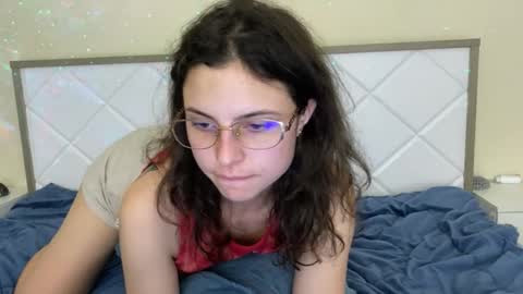 lola_aspis online show from October 2025 04:48:02 PM