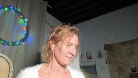 lola_belgium online show from December 2024 08:15:01 PM