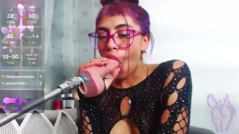 Snapshot of lola_benz chatting on September 2025 07:47:01 PM layla online show from September 2025 07:47:01 PM