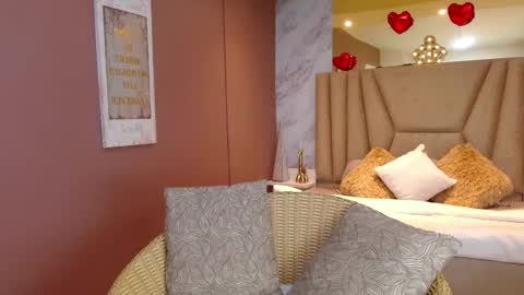 Snapshot of lola_creamy chatting on September 2025 01:33:02 PM Lola online show from September 2025 01:33:02 PM