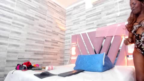 Snapshot of lola_hornei chatting on January 2025 02:30:02 PM Lola online show from January 2025 02:30:02 PM