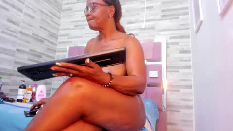 Snapshot of lola_hornei chatting on March 2025 02:34:02 PM Lola online show from March 2025 02:34:02 PM