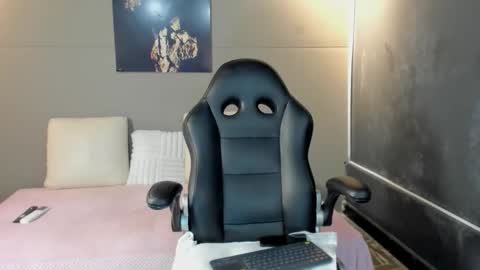 lola red online show from February 2026 11:50:02 PM